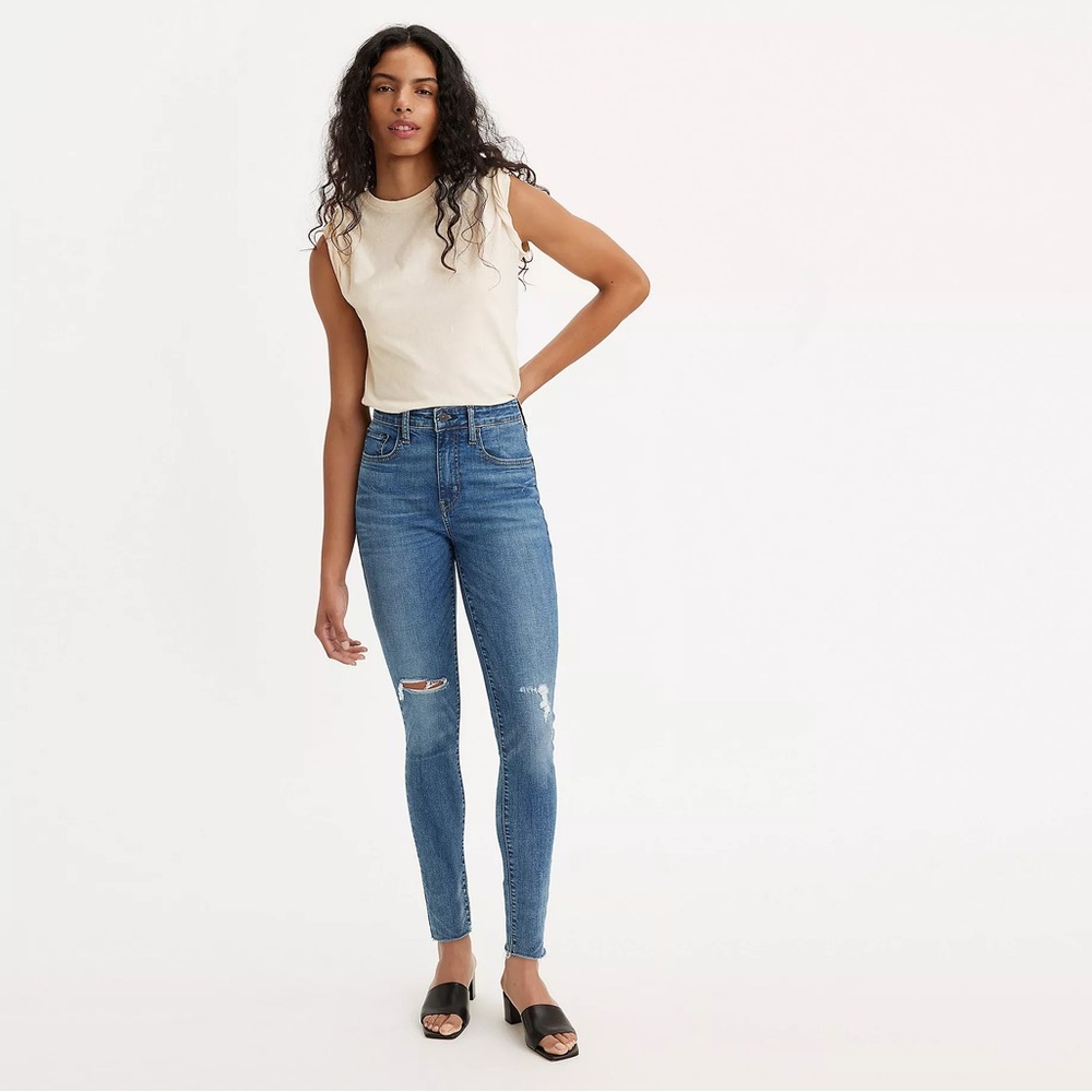 Levi’s 721 high rise skinny jeans 32